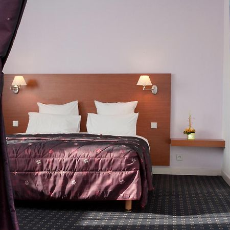 Hotel Restaurant Logis La Palette Wettolsheim Bagian luar foto
