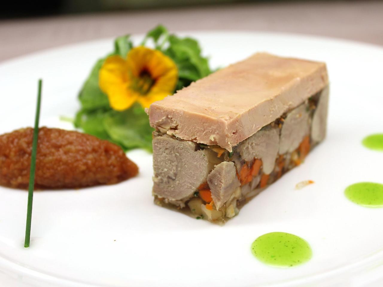 Hotel Restaurant Logis La Palette Wettolsheim Bagian luar foto