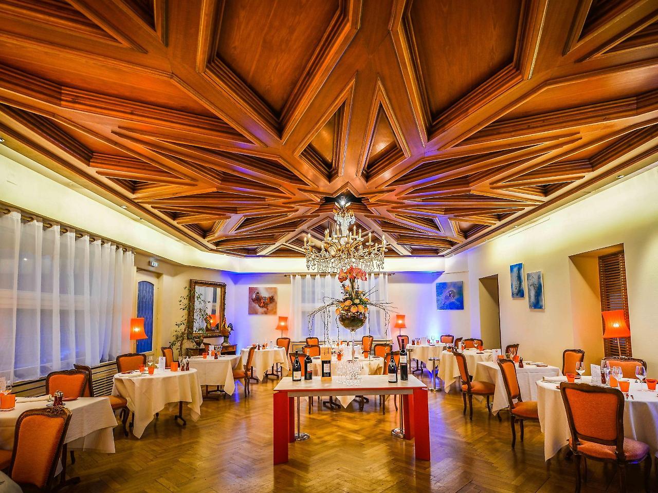 Hotel Restaurant Logis La Palette Wettolsheim Bagian luar foto
