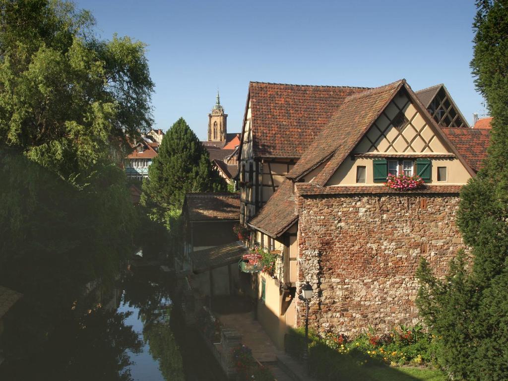 Hotel Restaurant Logis La Palette Wettolsheim Bagian luar foto