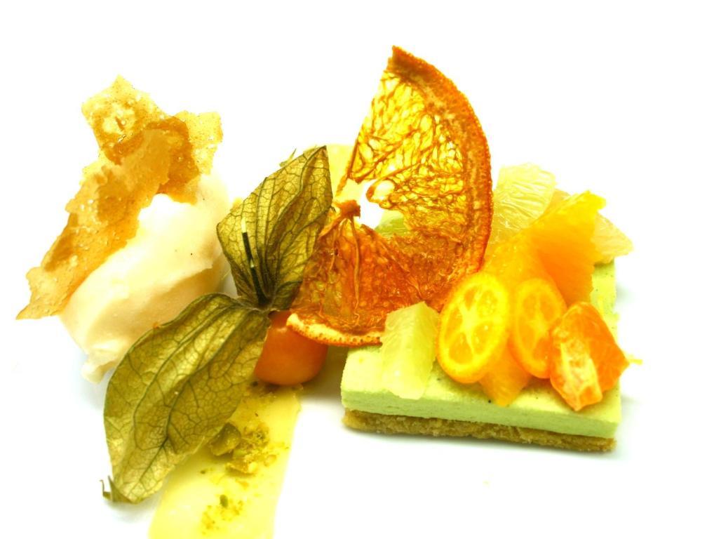 Hotel Restaurant Logis La Palette Wettolsheim Bagian luar foto